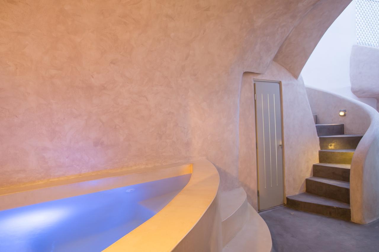 The Dream Oia (Santorini)